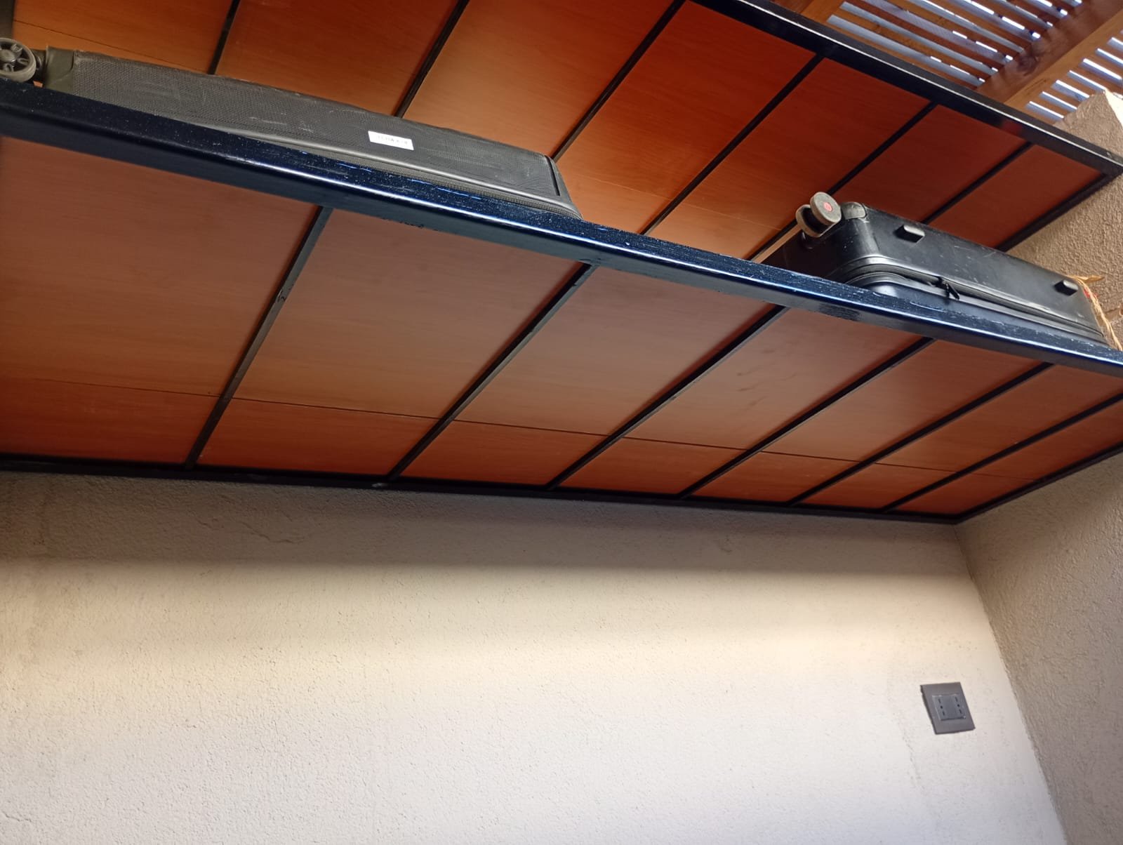 Estructura metálica para cobertizo de terraza
